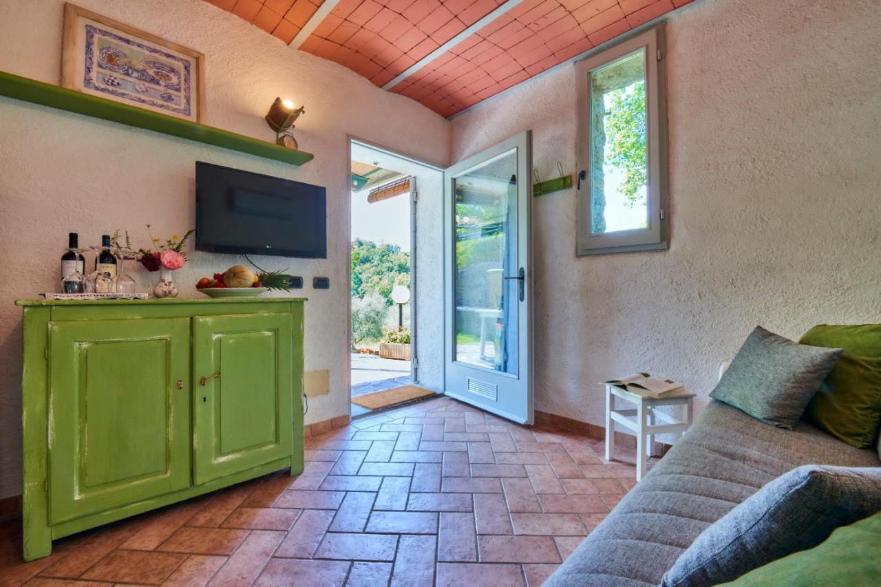 La Casetta Nel Bosco - Hot Tube And Sauna Lierna Exteriör bild
