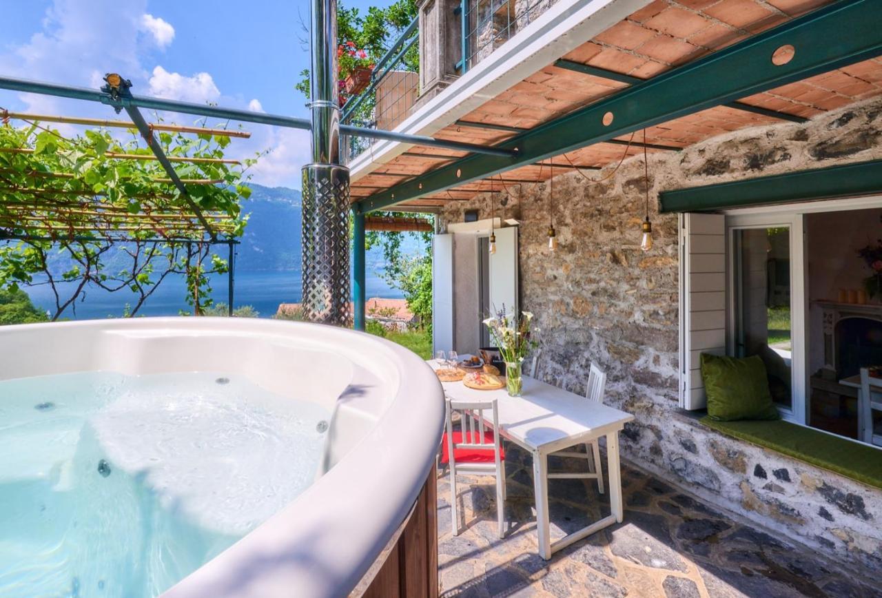 La Casetta Nel Bosco - Hot Tube And Sauna Lierna Exteriör bild